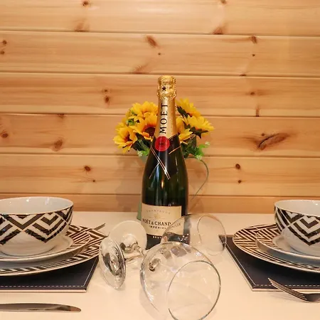 The Shearer - Crossgate Luxury Glamping * 彭里斯