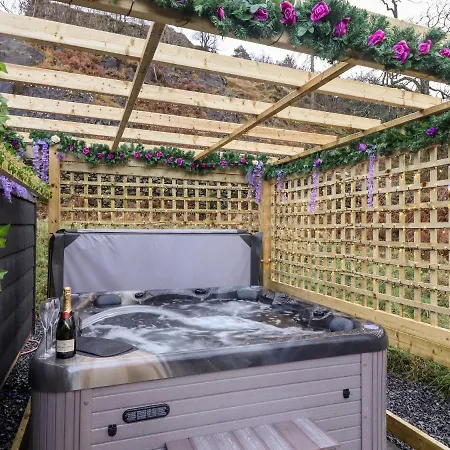 The Shearer - Crossgate Luxury Glamping 彭里斯